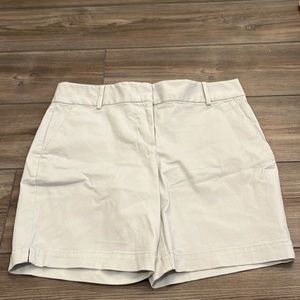 Loft Riviera Short, size 8, 8 inch inseam, light grey, brand new.